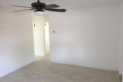 Apartamento en alquiler en Saint Petersburg, Florida, 3 dormitorios, 99.41 m2 № 1879887 - foto 4