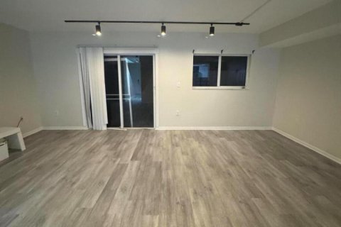 Touwnhouse à louer à Miami, Floride: 2 chambres, 120.77 m2 № 2146531 - photo 21