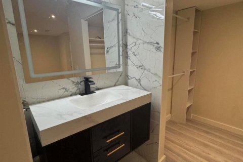 Touwnhouse à louer à Miami, Floride: 2 chambres, 120.77 m2 № 2146531 - photo 29