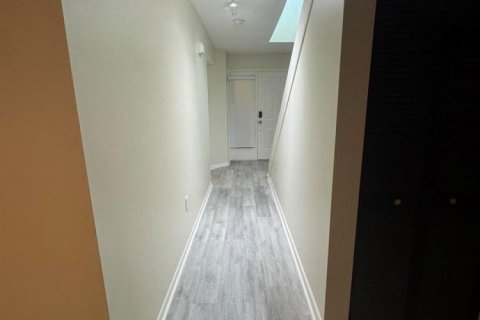 Touwnhouse à louer à Miami, Floride: 2 chambres, 120.77 m2 № 2146531 - photo 23