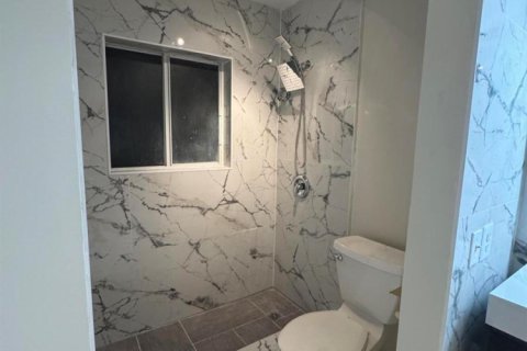Touwnhouse à louer à Miami, Floride: 2 chambres, 120.77 m2 № 2146531 - photo 28
