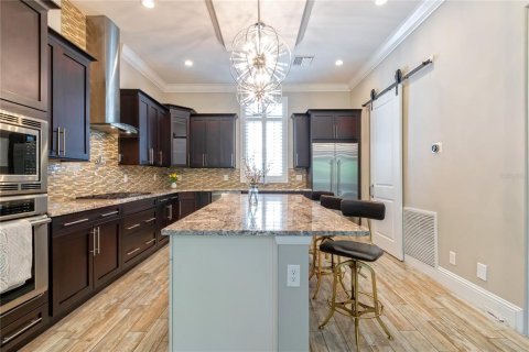 Townhouse in Orlando, Florida 3 bedrooms, 183.2 sq.m. № 2198360 - photo 14