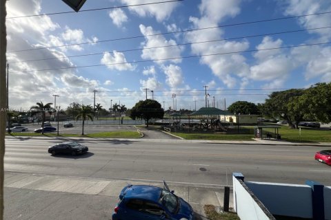 Casa en alquiler en Hialeah, Florida, 2 dormitorios, 78.97 m2 № 1978586 - foto 10