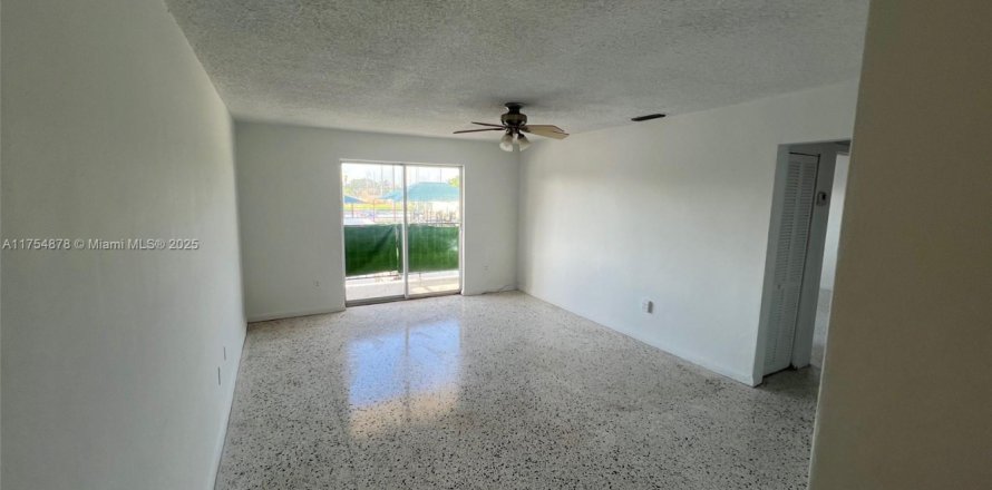 Casa en Hialeah, Florida 2 dormitorios, 78.97 m2 № 1978586