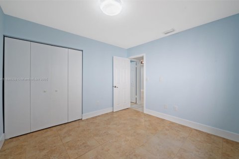 Townhouse in Miami, Florida 2 bedrooms, 115.76 sq.m. № 1952602 - photo 18