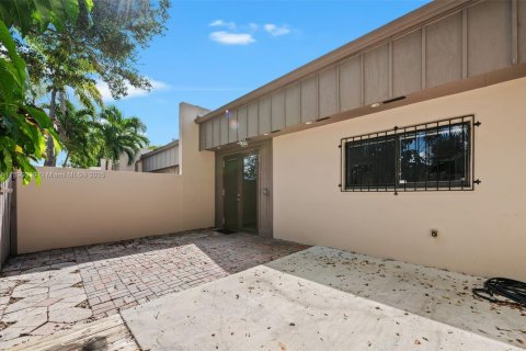 Townhouse in Miami, Florida 2 bedrooms, 115.76 sq.m. № 1952602 - photo 20