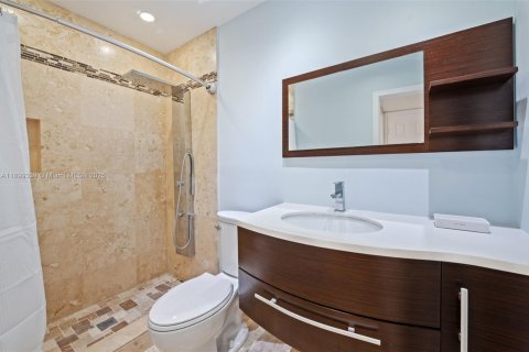 Townhouse in Miami, Florida 2 bedrooms, 115.76 sq.m. № 1952602 - photo 13