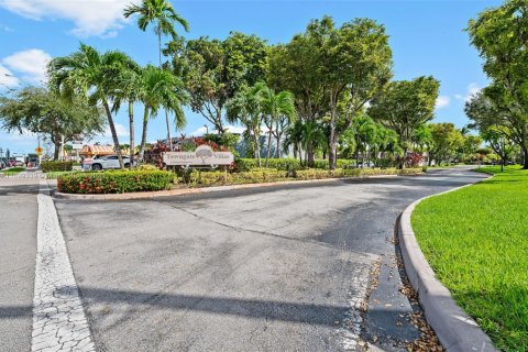 Townhouse in Miami, Florida 2 bedrooms, 115.76 sq.m. № 1952602 - photo 23