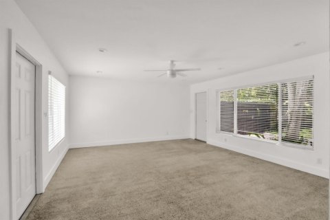 Commercial property in Fort Lauderdale, Florida 222.5 sq.m. № 2083863 - photo 10