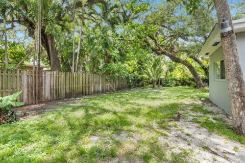 Commercial property in Fort Lauderdale, Florida 222.5 sq.m. № 2083863 - photo 15
