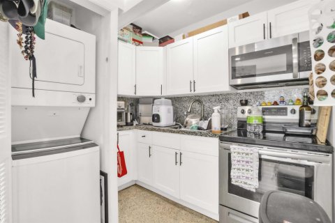 Commercial property in Fort Lauderdale, Florida 222.5 sq.m. № 2083863 - photo 25