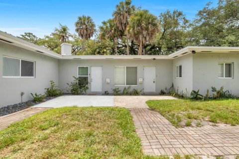 Commercial property in Fort Lauderdale, Florida 222.5 sq.m. № 2083863