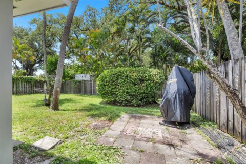 Commercial property in Fort Lauderdale, Florida 222.5 sq.m. № 2083863 - photo 30