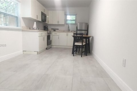 Villa ou maison à louer à Miami, Floride: 1 chambre, 140.38 m2 № 1923105 - photo 3