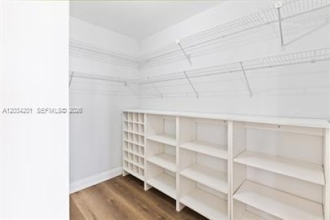 Condo in Hallandale Beach, Florida, 2 bedrooms  № 2088374 - photo 3