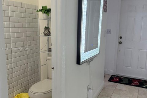 Touwnhouse à vendre à Miami, Floride: 3 chambres, 142.14 m2 № 1988729 - photo 8