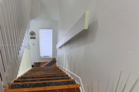 Touwnhouse à vendre à Miami, Floride: 3 chambres, 142.14 m2 № 1988729 - photo 11