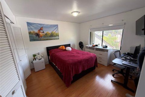 Touwnhouse à vendre à Miami, Floride: 3 chambres, 142.14 m2 № 1988729 - photo 14