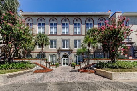 Copropriété à vendre à Saint Petersburg, Floride: 1 chambre, 59.92 m2 № 1919821 - photo 1