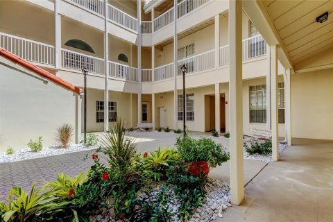 Copropriété à vendre à Saint Petersburg, Floride: 1 chambre, 59.92 m2 № 1919821 - photo 4