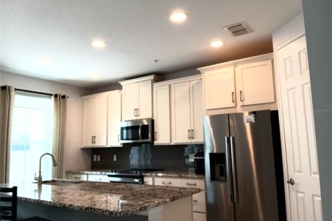 Townhouse in Lake Mary, Florida 3 bedrooms, 184.78 sq.m. № 2234217 - photo 4
