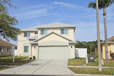 House in Land O' Lakes, Florida 6 bedrooms, 250.65 sq.m. № 1577359 - photo 2