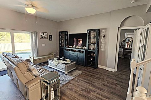 House in Land O' Lakes, Florida 6 bedrooms, 250.65 sq.m. № 1577359 - photo 17