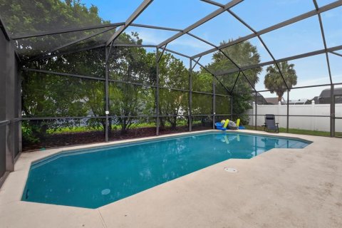 Villa ou maison à vendre à Kissimmee, Floride: 4 chambres, 166.39 m2 № 2349566 - photo 21