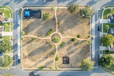 Villa ou maison à vendre à Kissimmee, Floride: 4 chambres, 166.39 m2 № 2349566 - photo 27