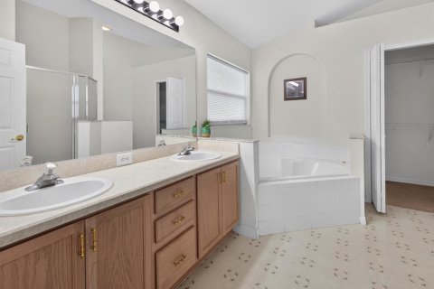 Villa ou maison à vendre à Kissimmee, Floride: 4 chambres, 166.39 m2 № 2349566 - photo 13