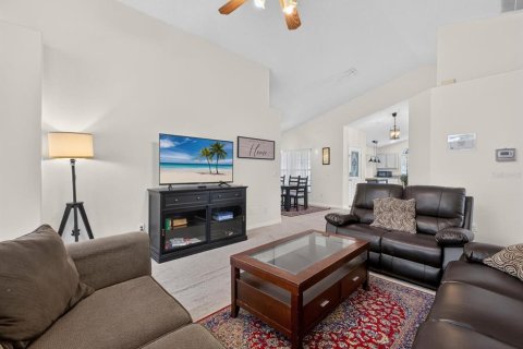 Villa ou maison à vendre à Kissimmee, Floride: 4 chambres, 166.39 m2 № 2349566 - photo 10