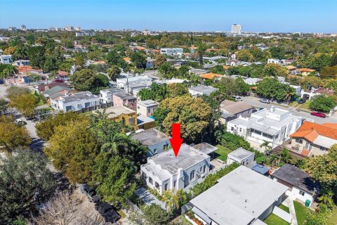 House in Miami, Florida 2 bedrooms, 127.74 sq.m. № 2038363 - photo 22