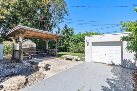 House in Miami, Florida 2 bedrooms, 127.74 sq.m. № 2038363 - photo 19