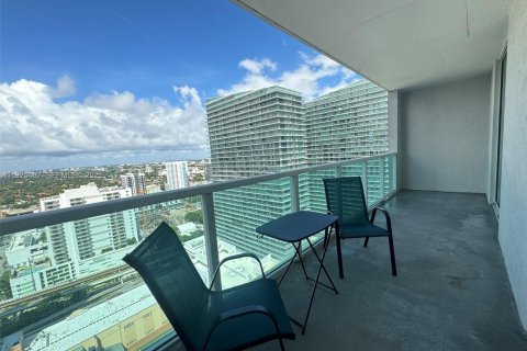 Condo in Miami, Florida, 2 bedrooms  № 2076748 - photo 17