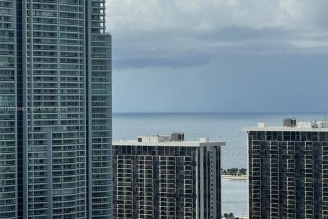 Condo in Miami, Florida, 2 bedrooms  № 2076748 - photo 19