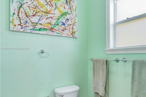 Villa ou maison à vendre à Miami, Floride: 6 chambres, 465.16 m2 № 1973165 - photo 22