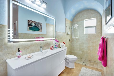 Villa ou maison à vendre à Miami, Floride: 6 chambres, 465.16 m2 № 1973165 - photo 27