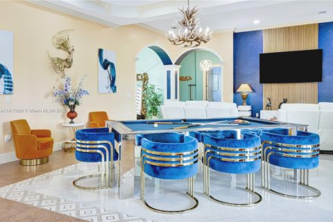 Villa ou maison à vendre à Miami, Floride: 6 chambres, 465.16 m2 № 1973165 - photo 14