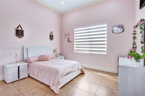 Villa ou maison à vendre à Miami, Floride: 6 chambres, 465.16 m2 № 1973165 - photo 26