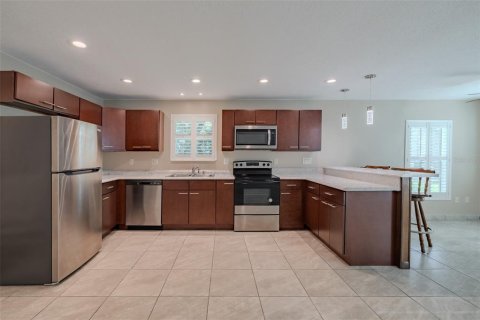 Appartement à louer à Brandon, Floride: 1 chambre, 130.06 m2 № 2428684 - photo 4