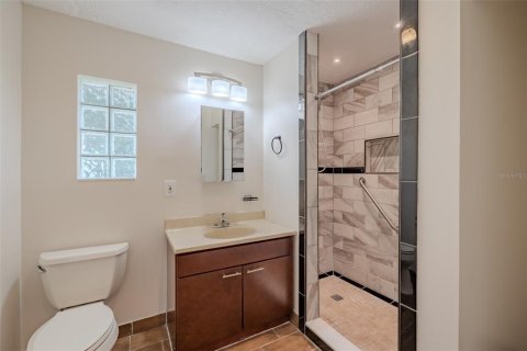 Appartement à louer à Brandon, Floride: 1 chambre, 130.06 m2 № 2428684 - photo 10