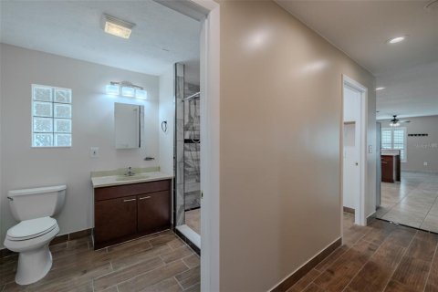 Appartement à louer à Brandon, Floride: 1 chambre, 130.06 m2 № 2428684 - photo 14