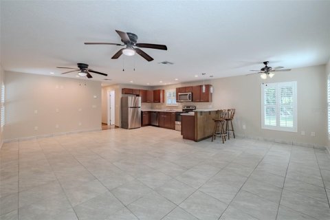 Appartement à louer à Brandon, Floride: 1 chambre, 130.06 m2 № 2428684 - photo 6
