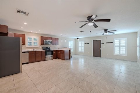 Appartement à louer à Brandon, Floride: 1 chambre, 130.06 m2 № 2428684 - photo 7