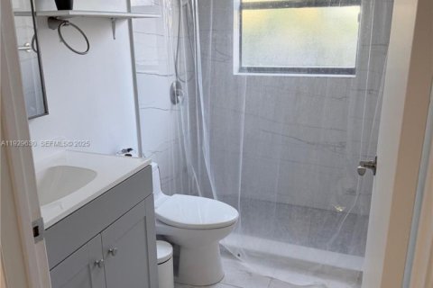 Copropriété à louer à Miami, Floride: 2 chambres, 69.68 m2 № 1988488 - photo 3