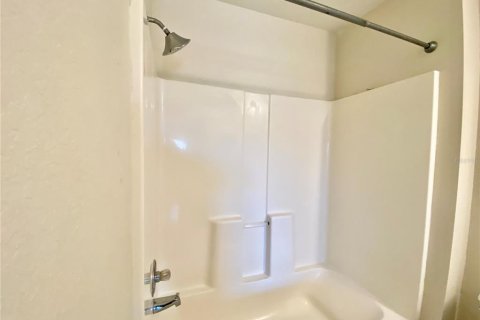 Condo in Orlando, Florida, 2 bedrooms № 2211160 - photo 27