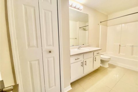 Condo in Orlando, Florida, 2 bedrooms № 2211160 - photo 29