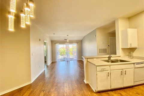 Condo in Orlando, Florida, 2 bedrooms № 2211160 - photo 9