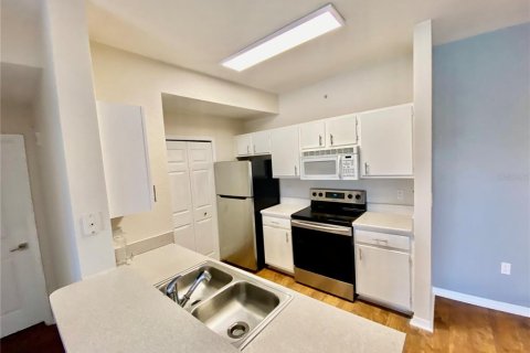 Condo in Orlando, Florida, 2 bedrooms № 2211160 - photo 14