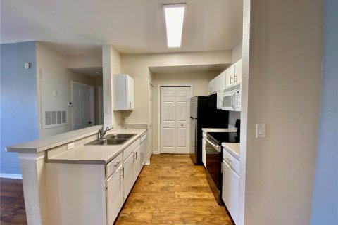 Condo in Orlando, Florida, 2 bedrooms № 2211160 - photo 12
